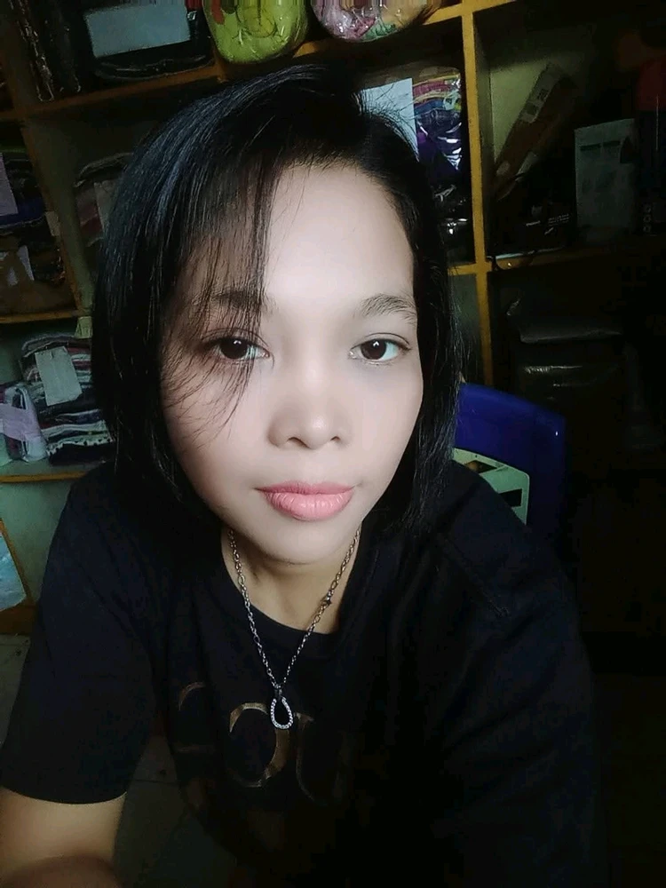 GIF pujat per Liana