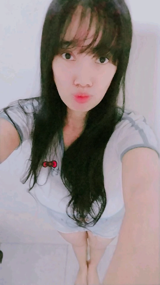 GIF uploaded by Tia Salsabilla