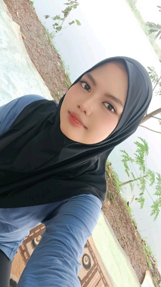 GIF uploaded by Abrilia