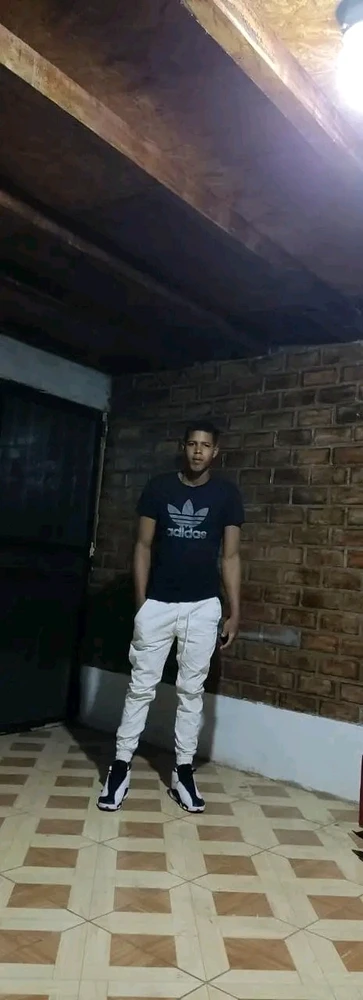 GIF uploaded by Brayan