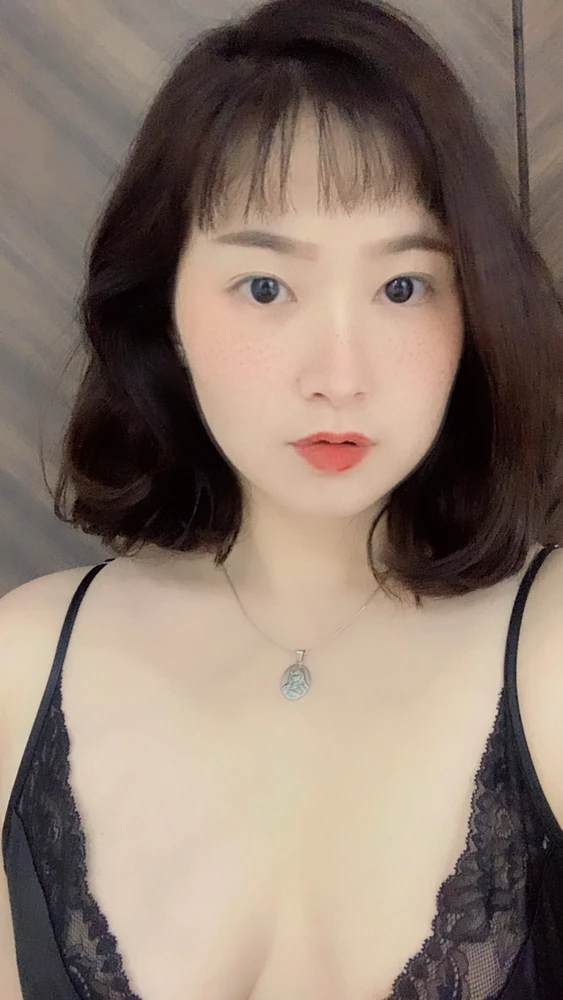 GIF uploaded by Naomi
