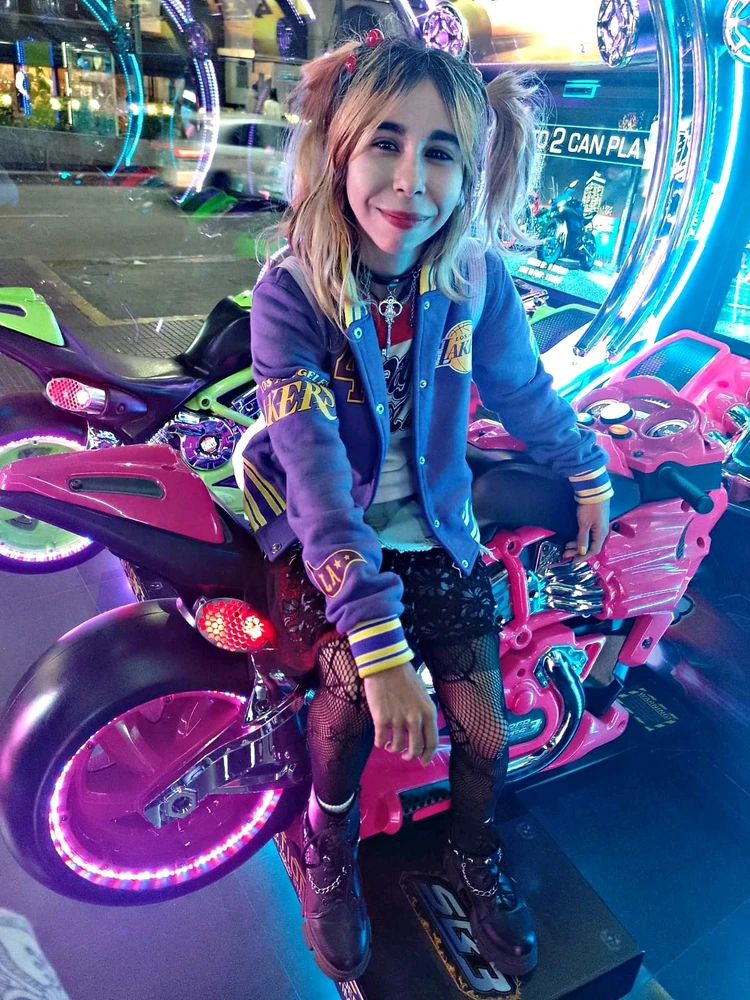 GIF uploaded by Pixi