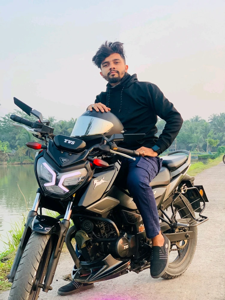 YeAsiN আপলোড করা GIF