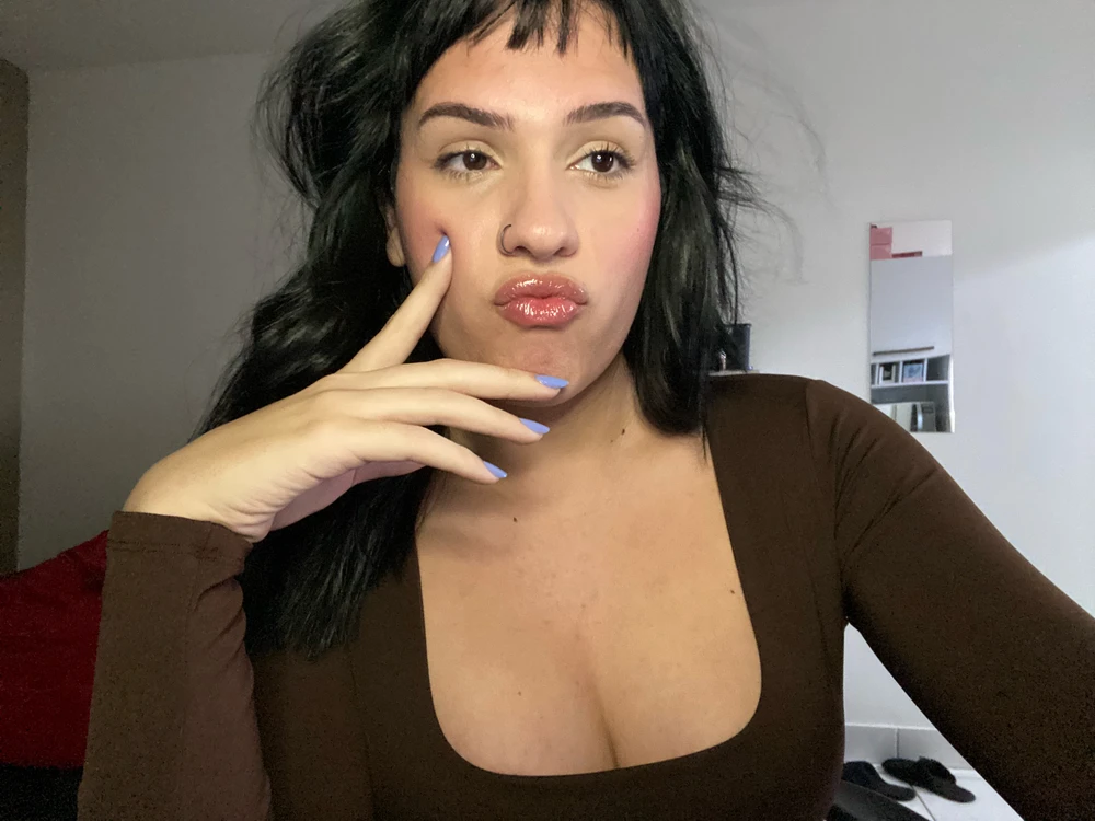GIF uploaded by Fernanda