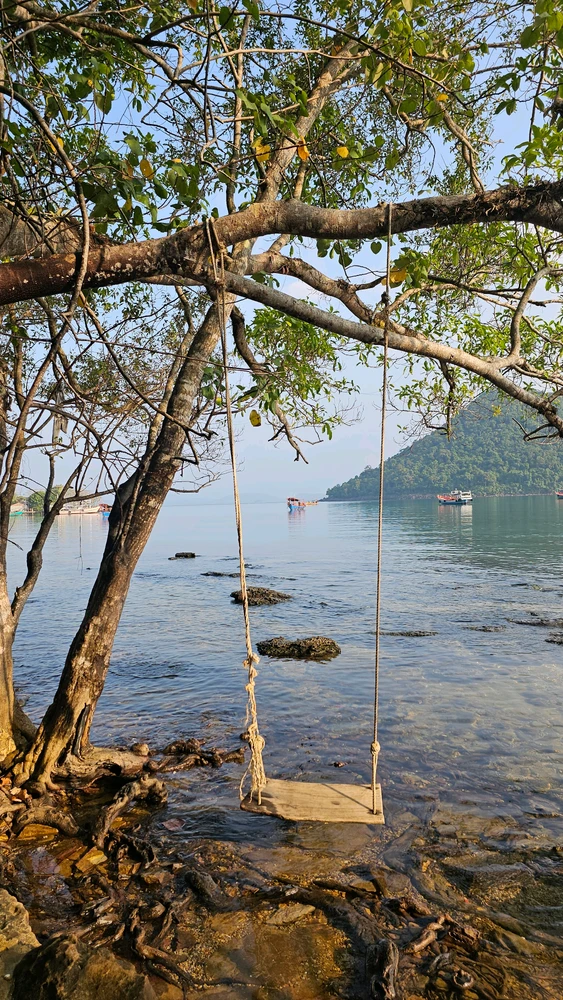 GIF uploaded by Bobo