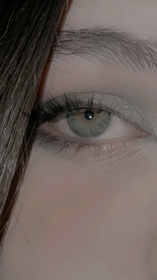 GIF uploaded by Lia
