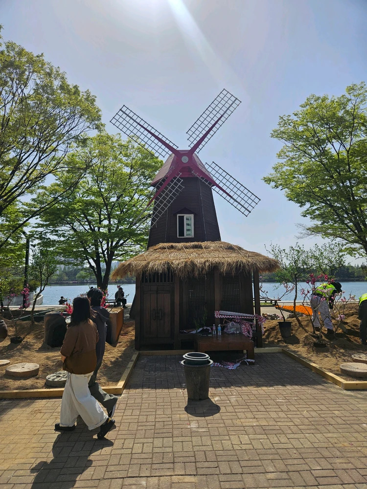 GIF uploaded by 강세진