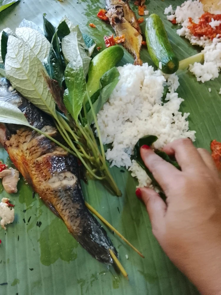 GIF diunggah oleh Noname