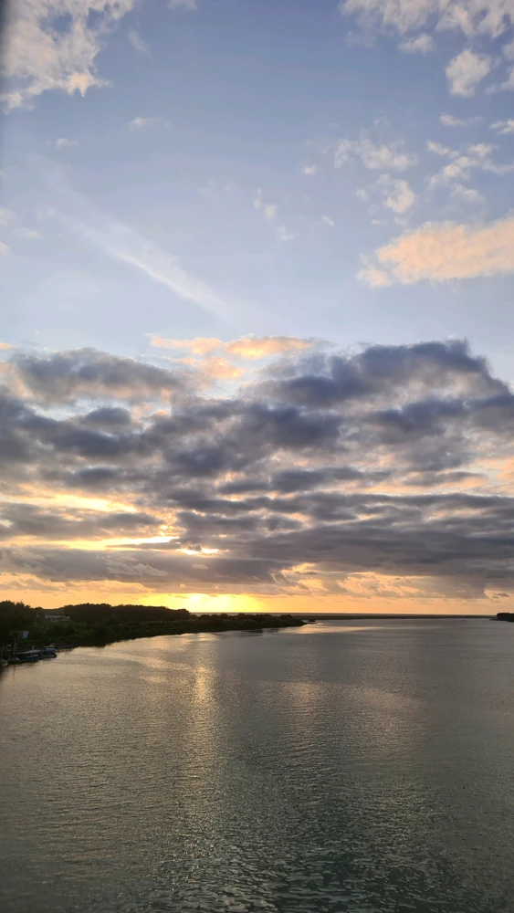 GIF diunggah oleh iRuL