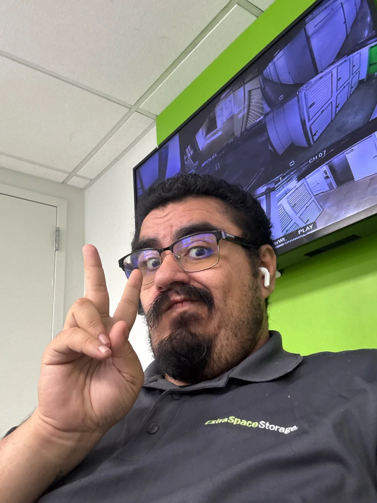 GIF uploaded by Juan