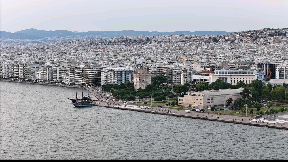 GIF uploaded by Stavros