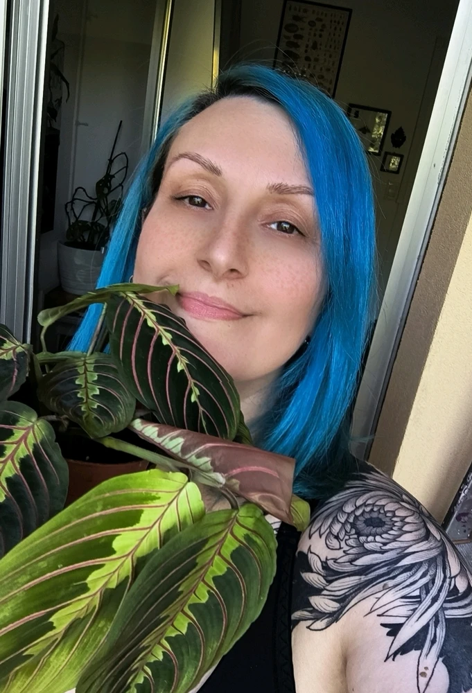 GIF uploaded by Elvira