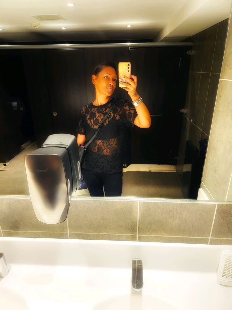 GIF uploaded by Roxane