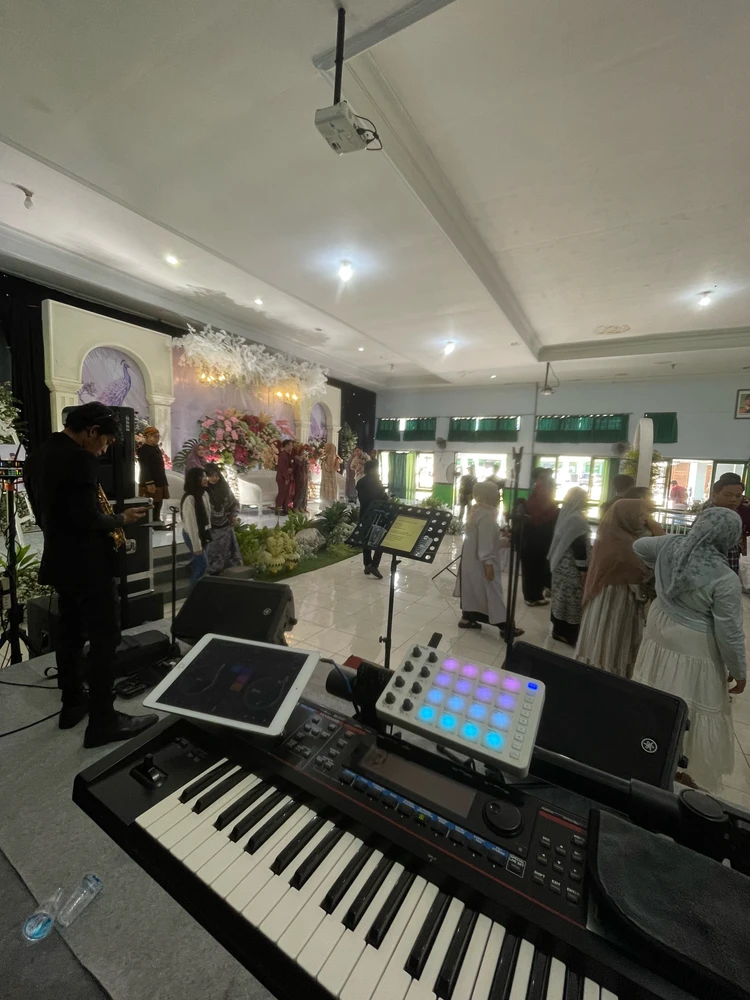 GIF diunggah oleh BAYU