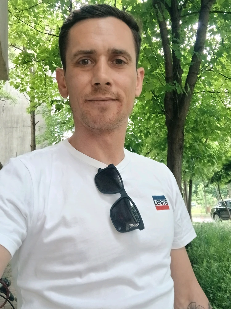 GIF uploaded by Costi