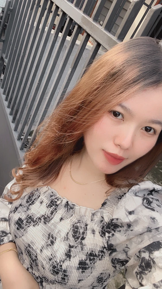 GIF uploaded by Dewi Efrin
