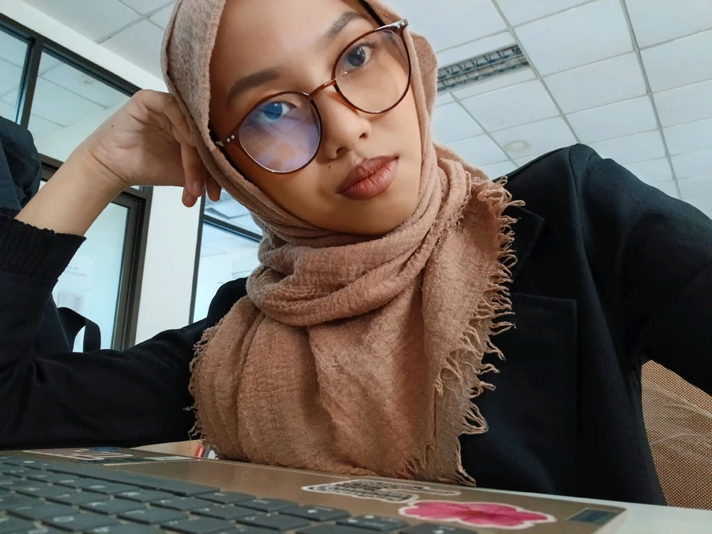 GIF uploaded by Lia