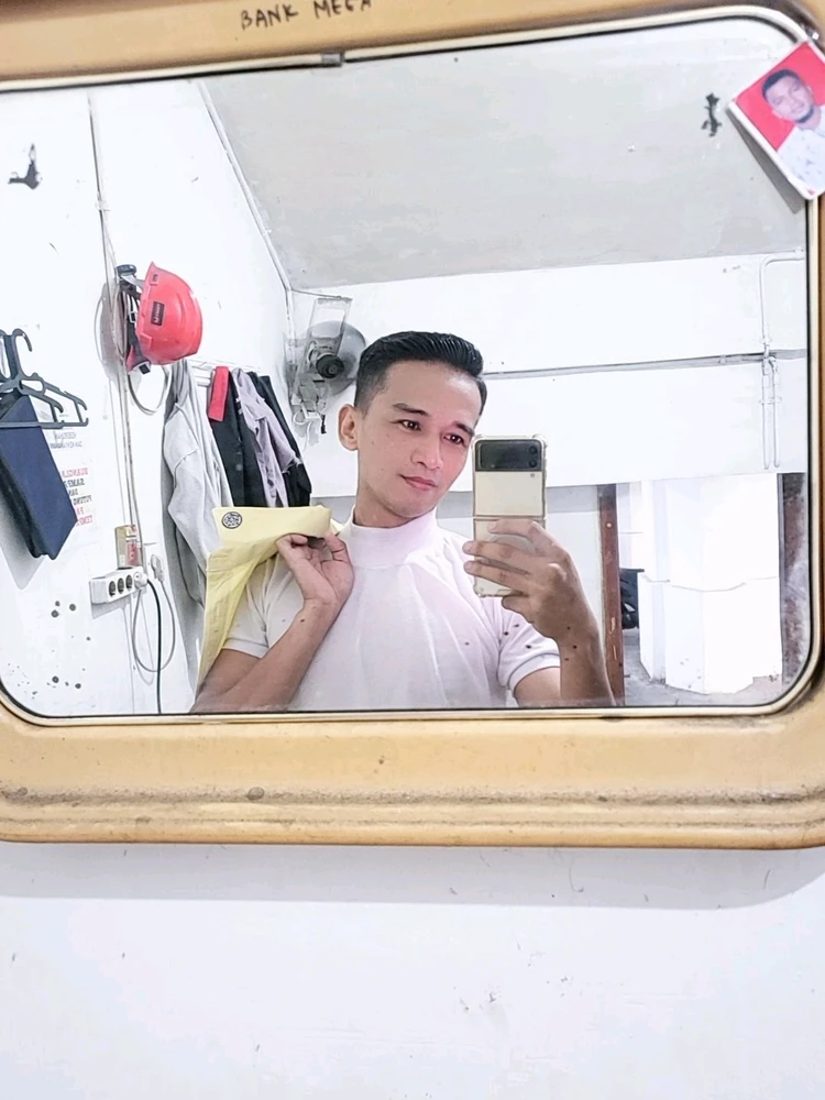 GIF diunggah oleh Arie