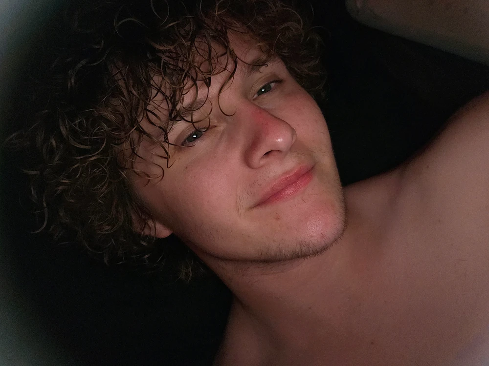 GIF uploaded by Kadin