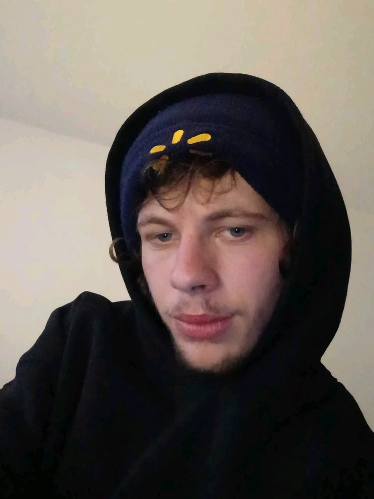 Just looking to hangout with someone 