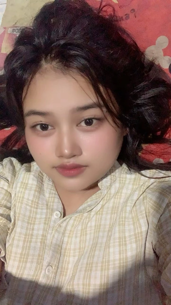 GIF uploaded by Riska