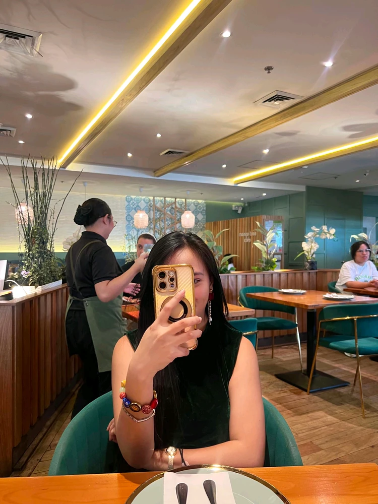 GIF uploaded by Schen Ka