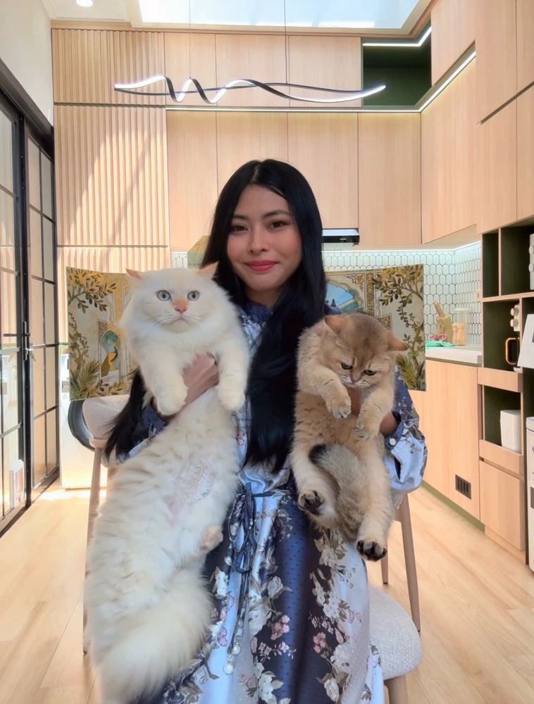 GIF uploaded by Emma