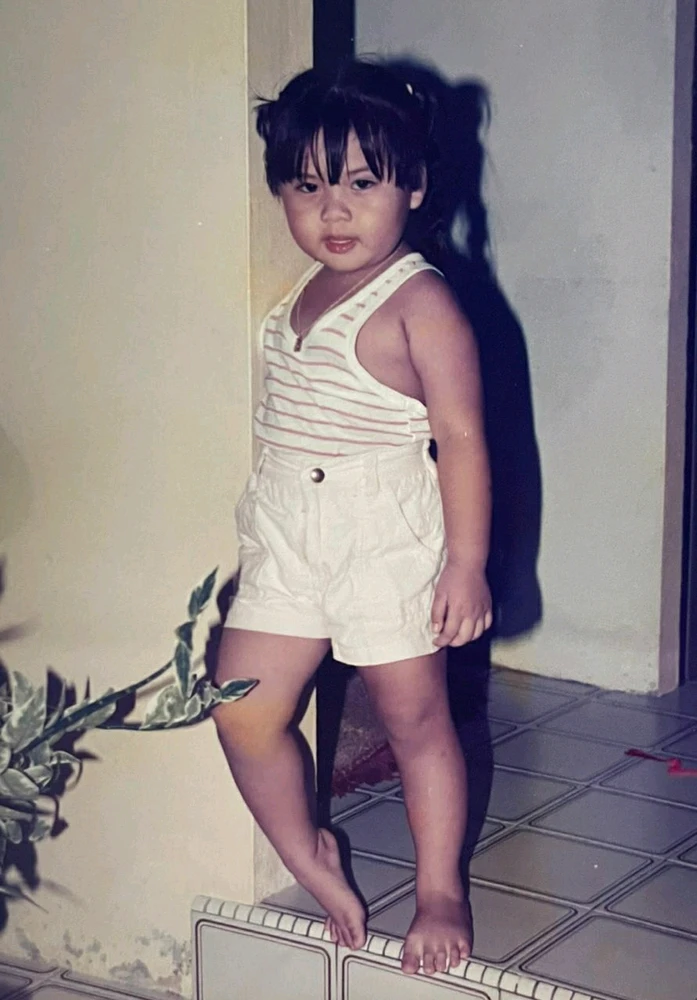 GIF gi-upload ni Fiona K