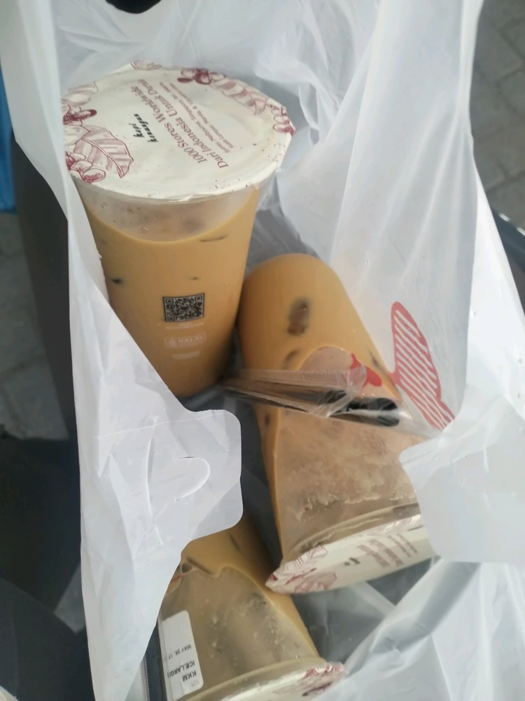 GIF uploaded by Tari Hsb