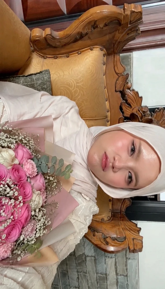 GIF diunggah oleh Icha
