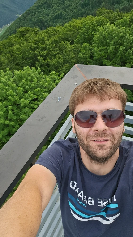 Sliko je naložil Robi
