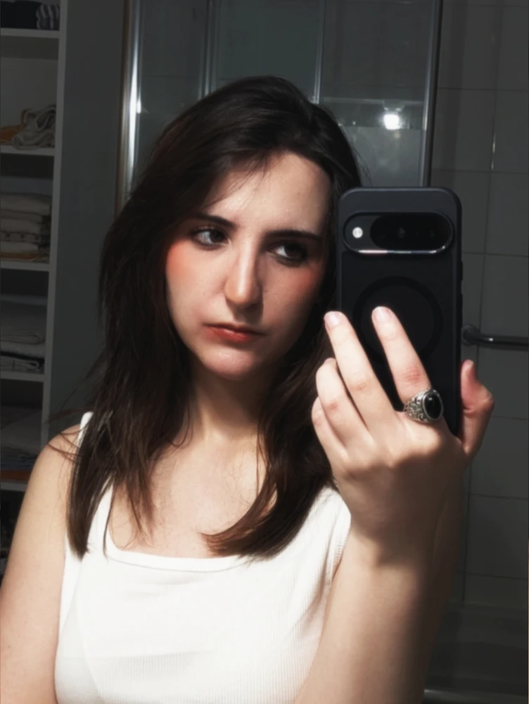 GIF uploaded by Lucia