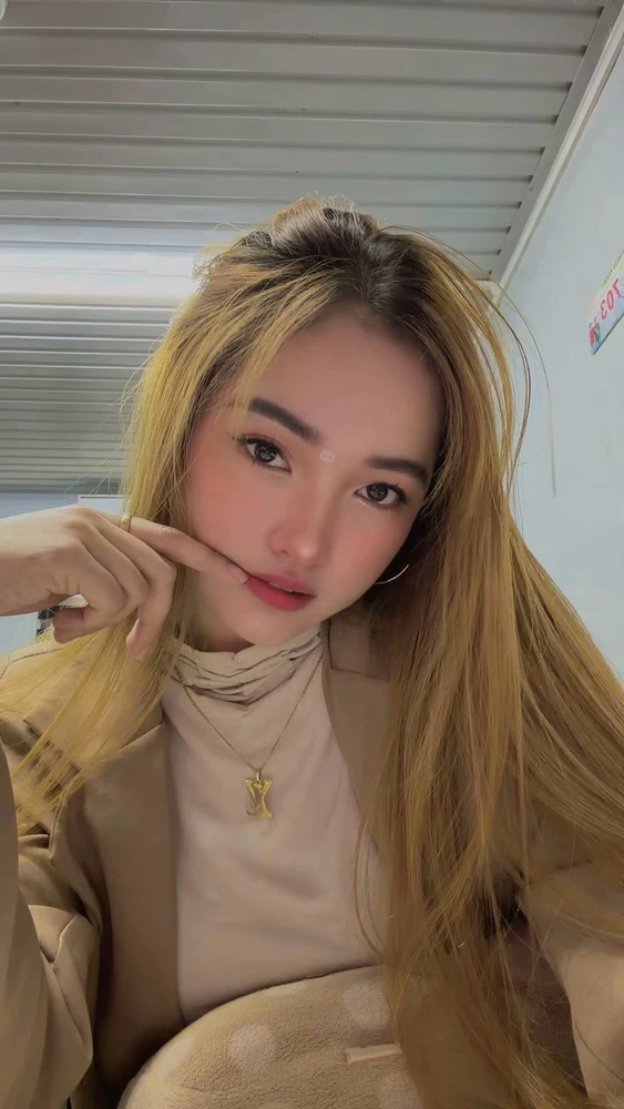 GIF uploaded by Yeshi