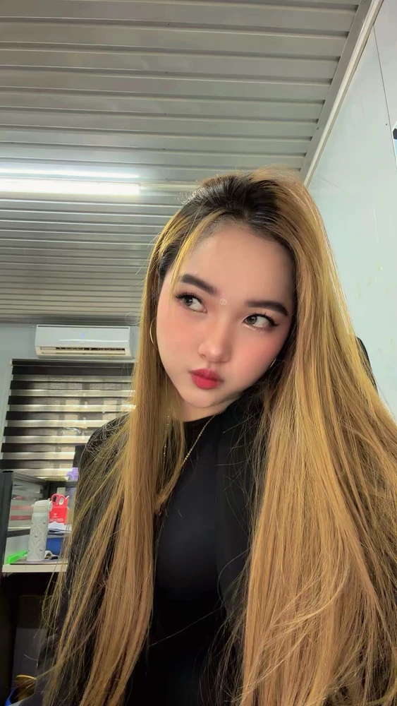 GIF uploaded by Yeshi