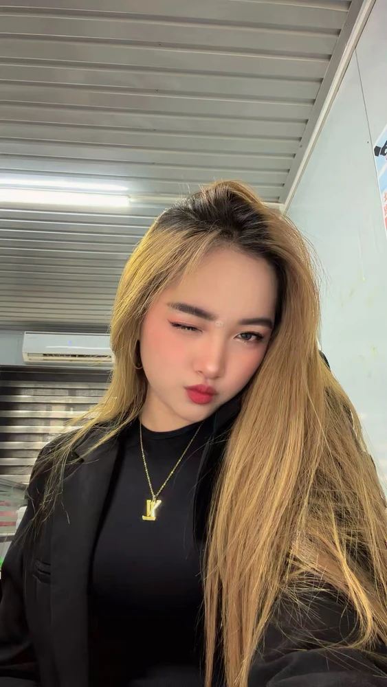GIF uploaded by Yeshi