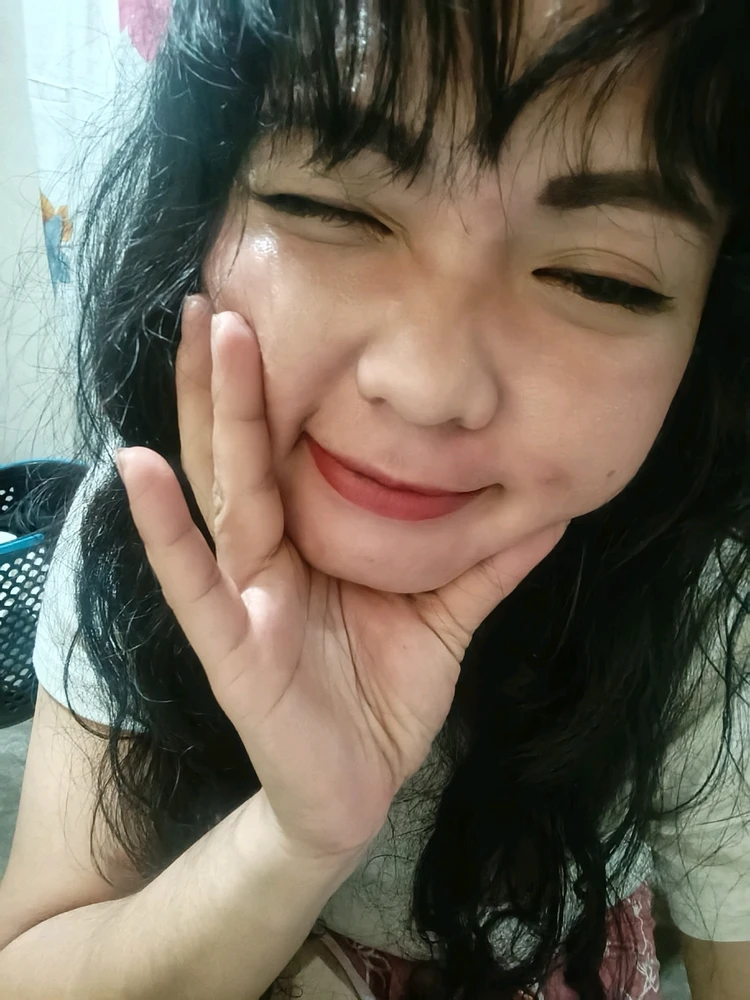 GIF uploaded by Izah