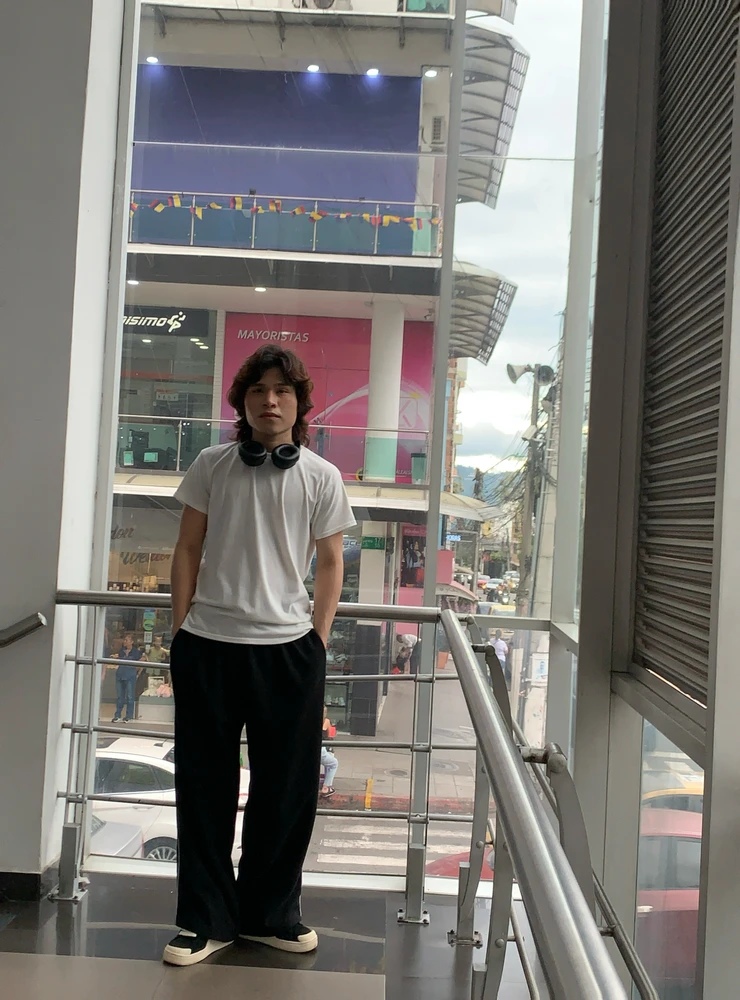 GIF uploaded by Choi