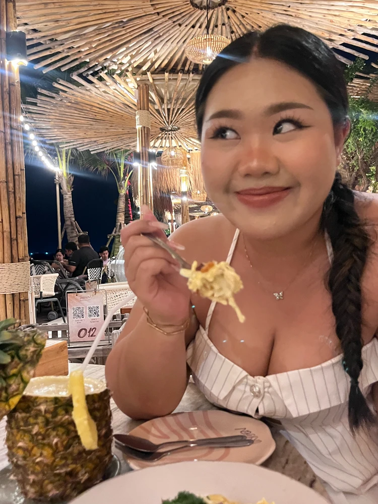 GIF อัปโหลดโดย Hannah