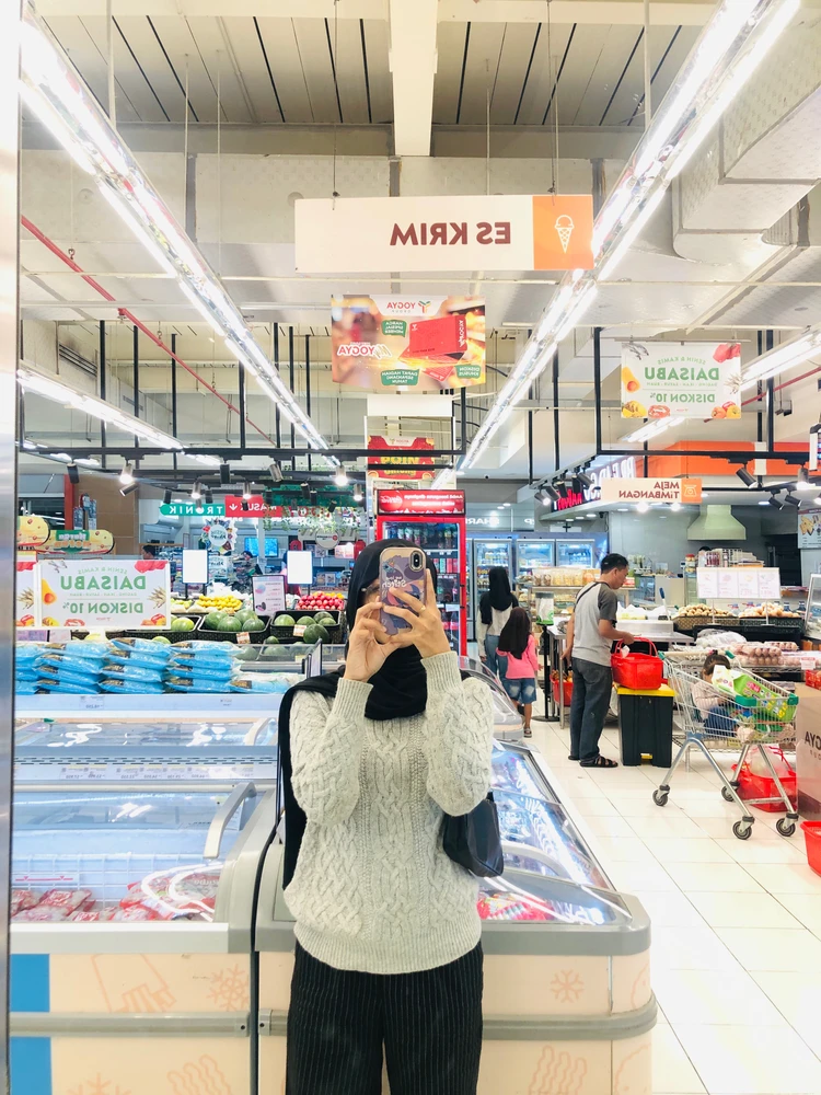 GIF uploaded by Yessy