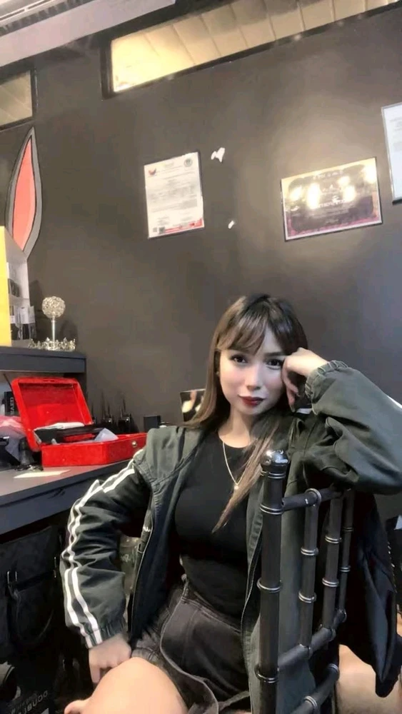 GIF uploaded by Ysabella