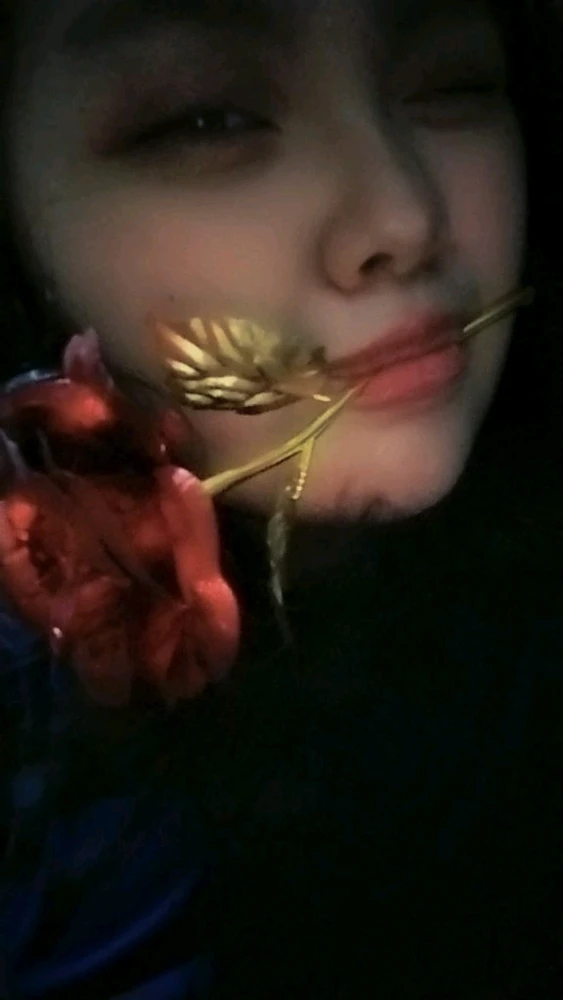 GIF gi-upload ni Yana