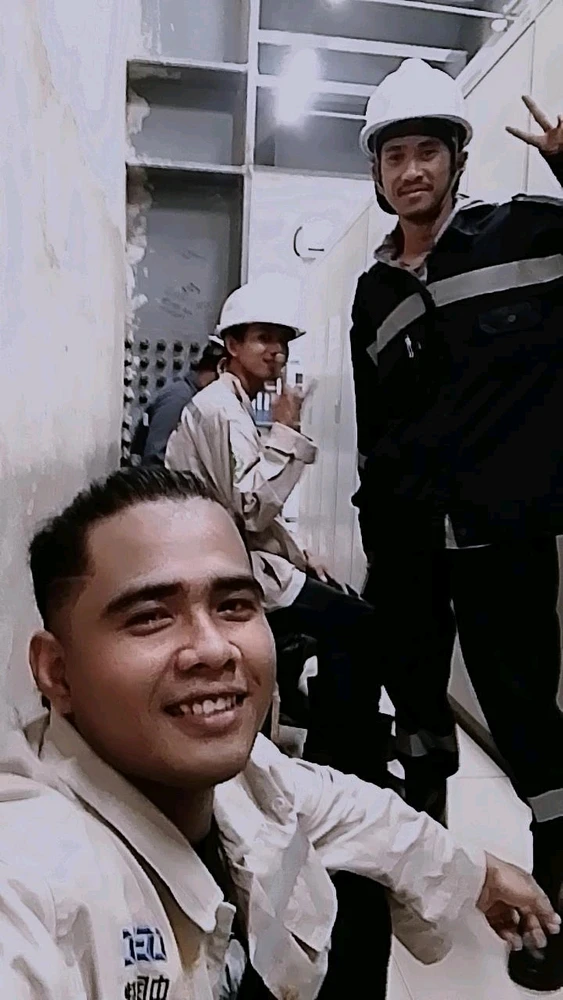 GIF diunggah oleh failz