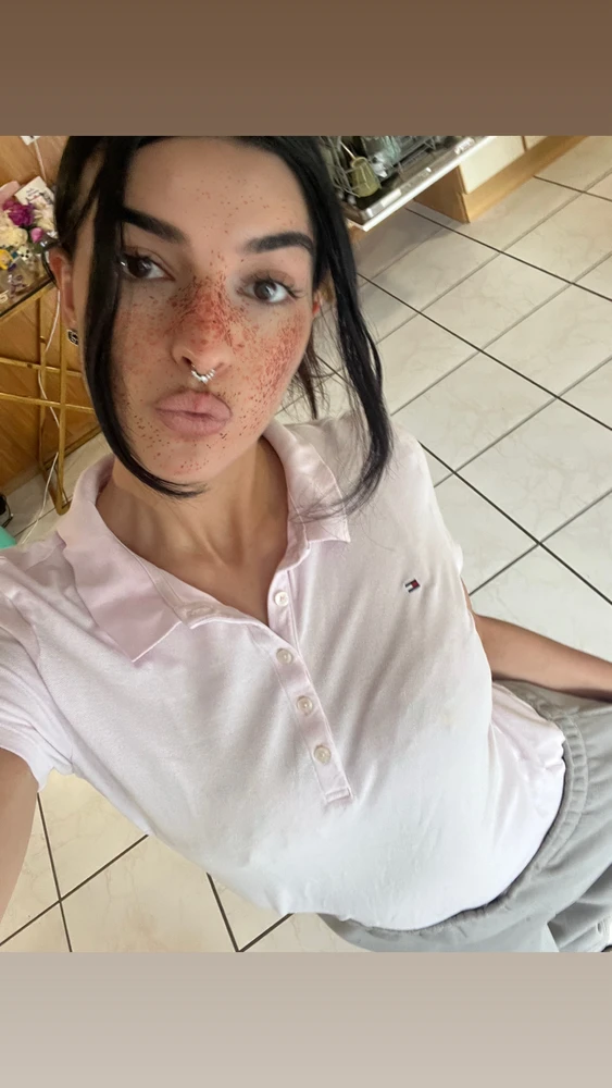 GIF uploaded by Die