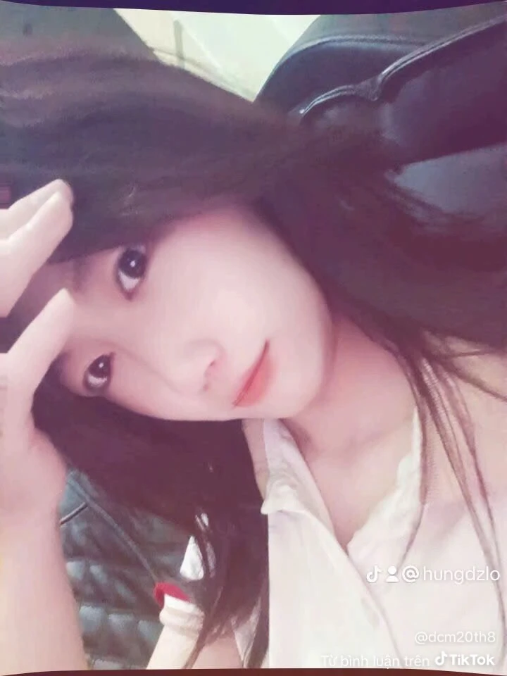 GIF uploaded by Dlinh
