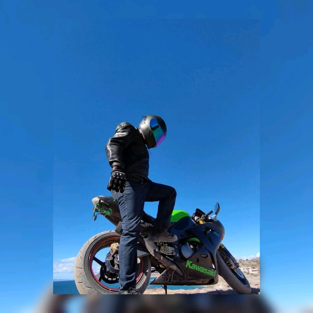 GIF subido por J