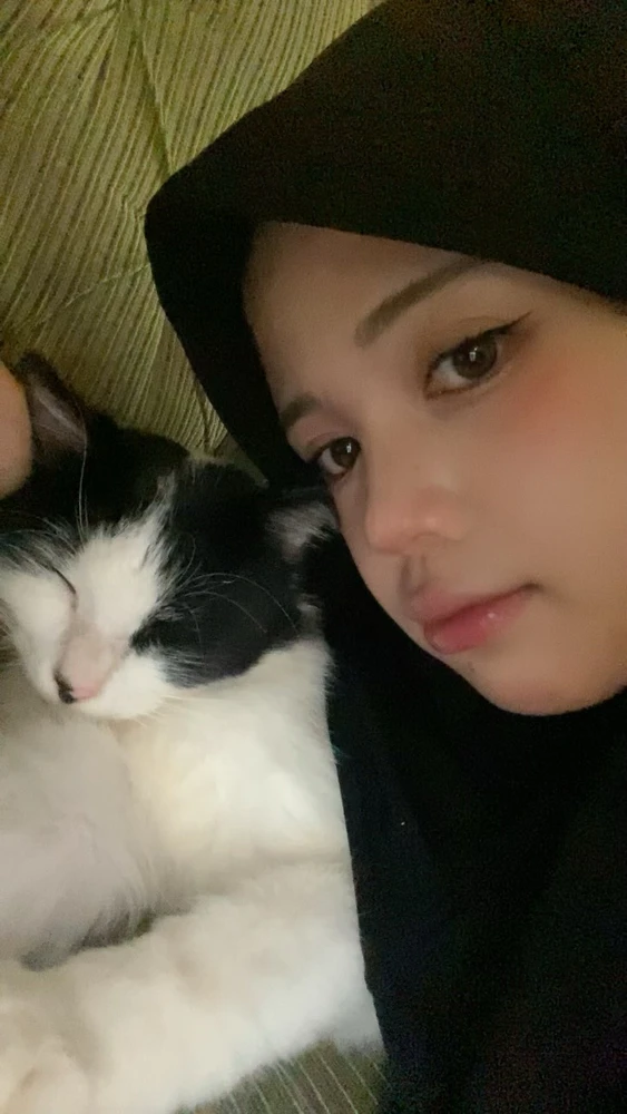 GIF diunggah oleh nana