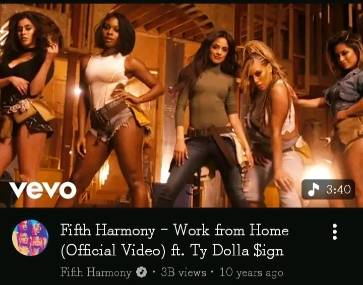 GIF tso los ntawm Brie