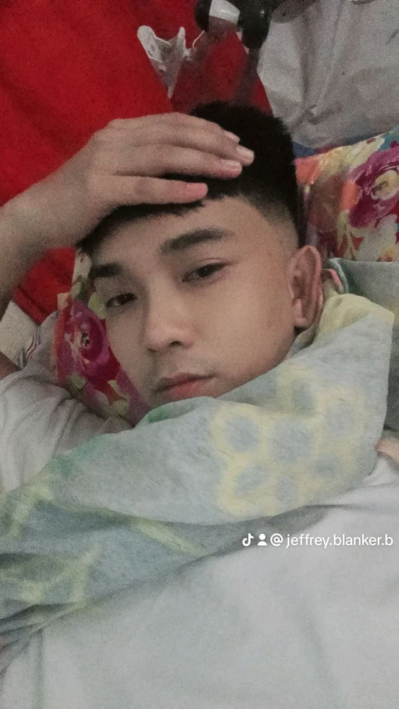 GIF na in-upload ni jeffreyblanker