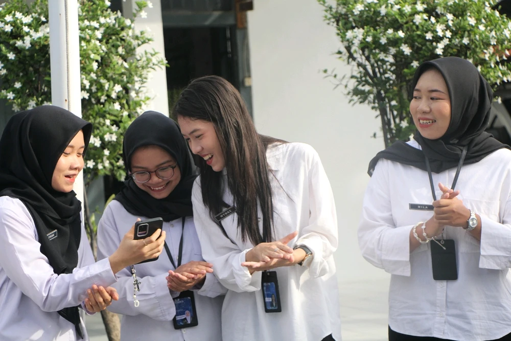 GIF uploaded by Win
