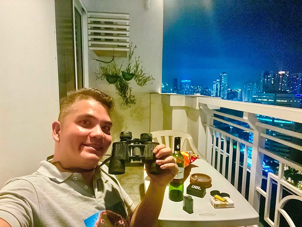 GIF na in-upload ni Paul